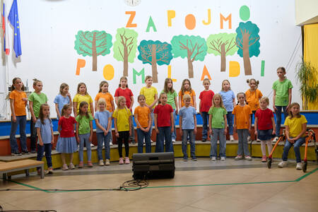 062_revija otroških zborov I.dan 26